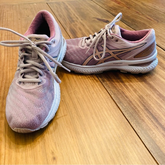 ASICS Gel-Nimbus 22 Running Shoes EUC - Picture 1 of 10